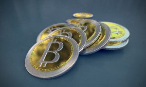 bitcoin-1056983-660x395